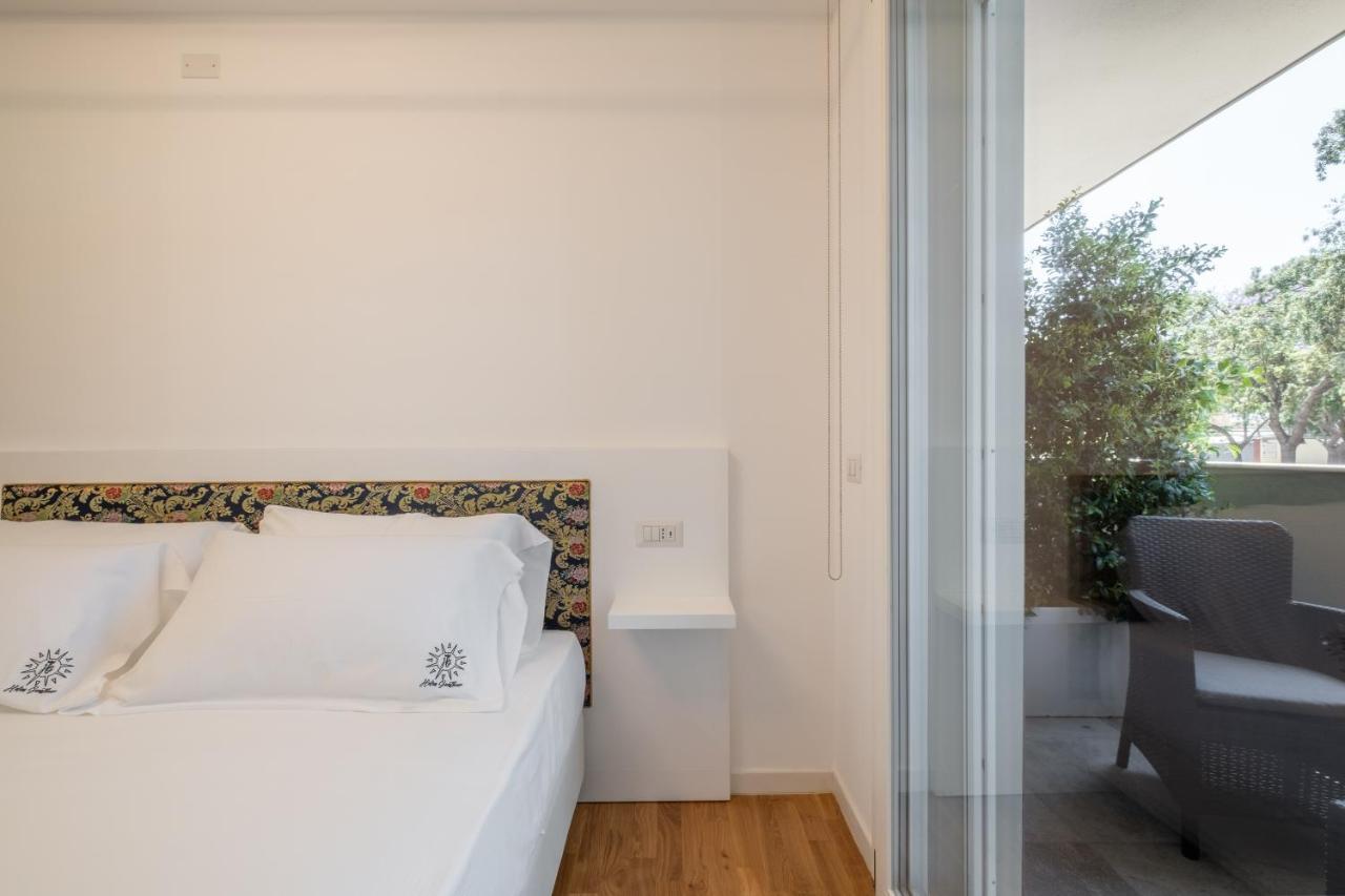 Helios Guest House 칼리아리 외부 사진