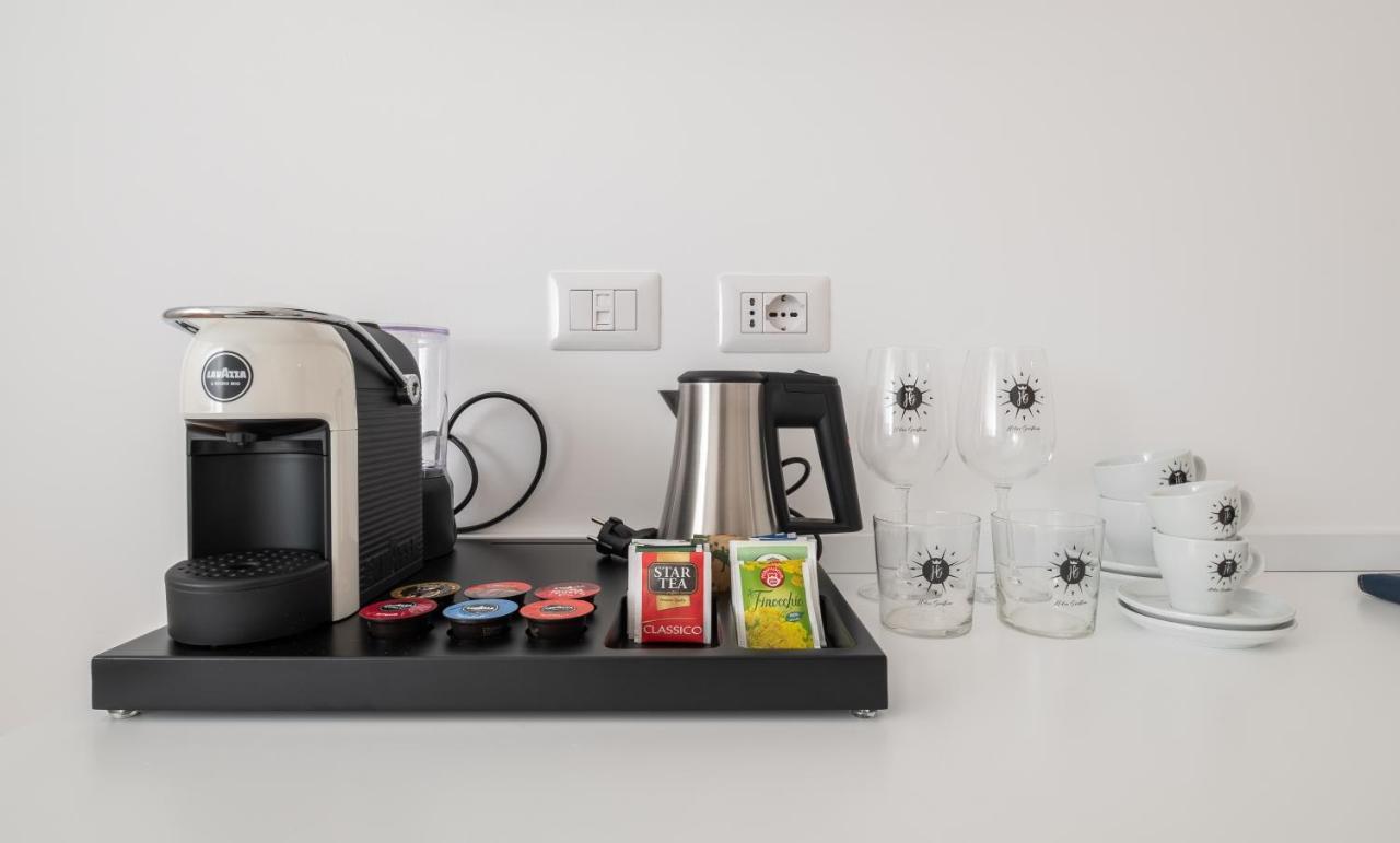 Helios Guest House 칼리아리 외부 사진