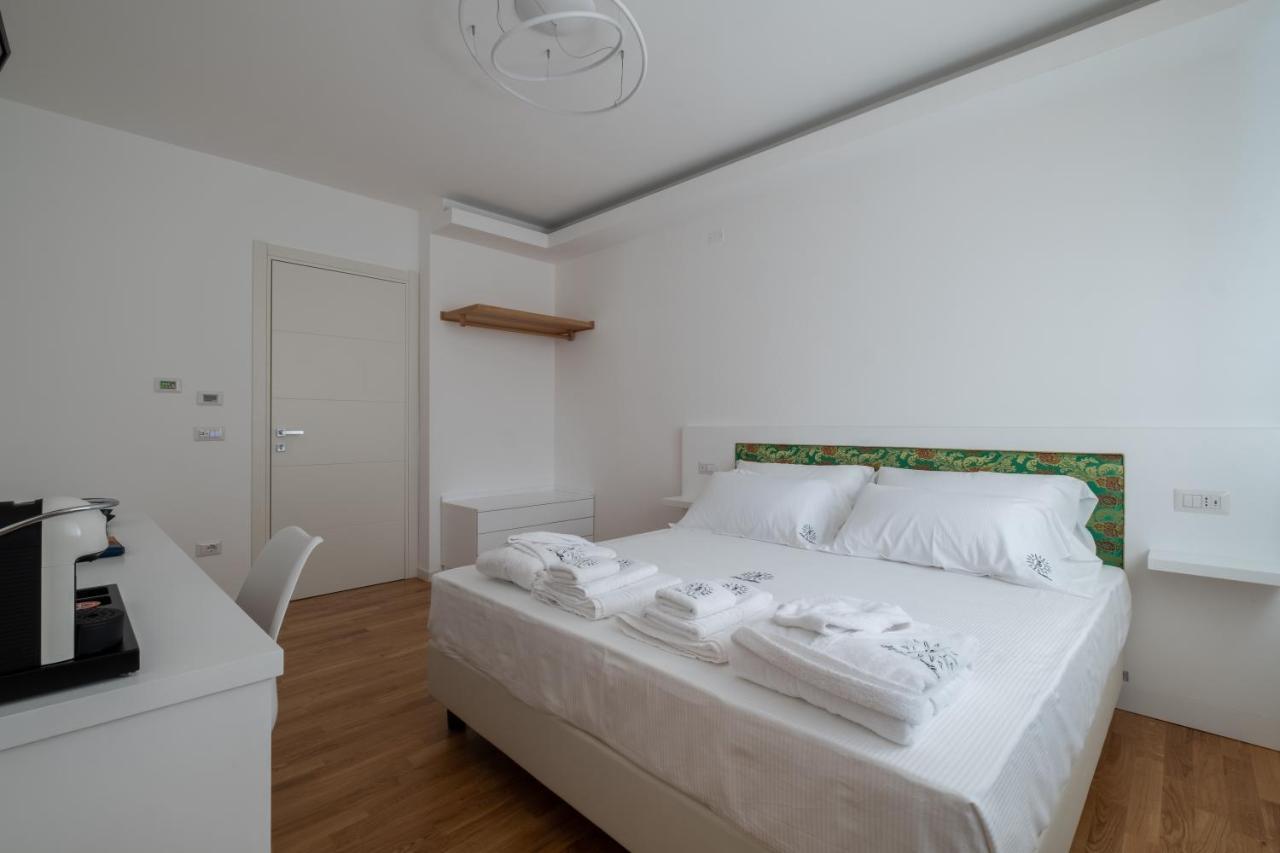 Helios Guest House 칼리아리 외부 사진