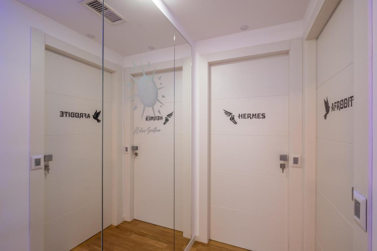 Helios Guest House 칼리아리 외부 사진