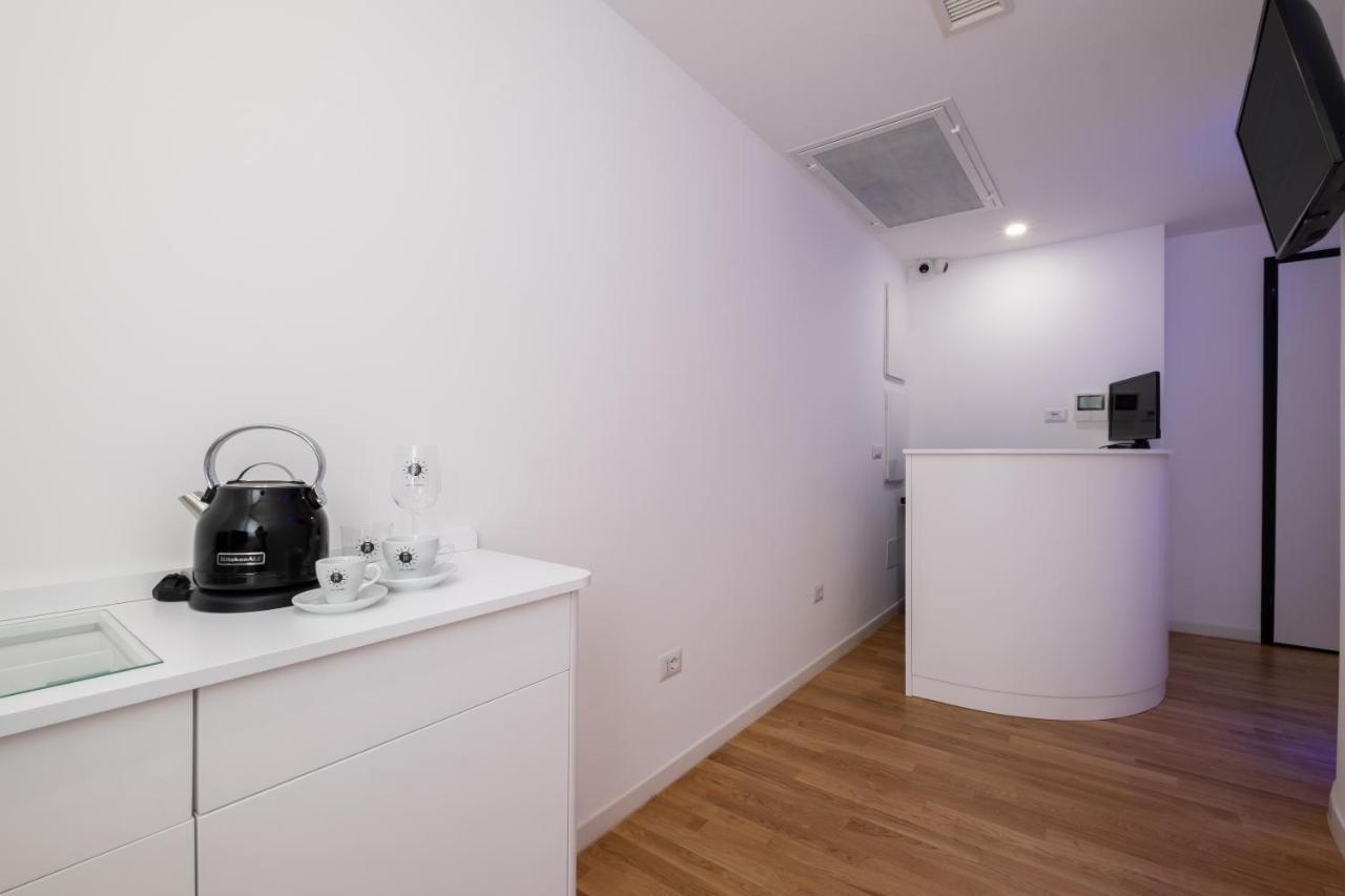 Helios Guest House 칼리아리 외부 사진